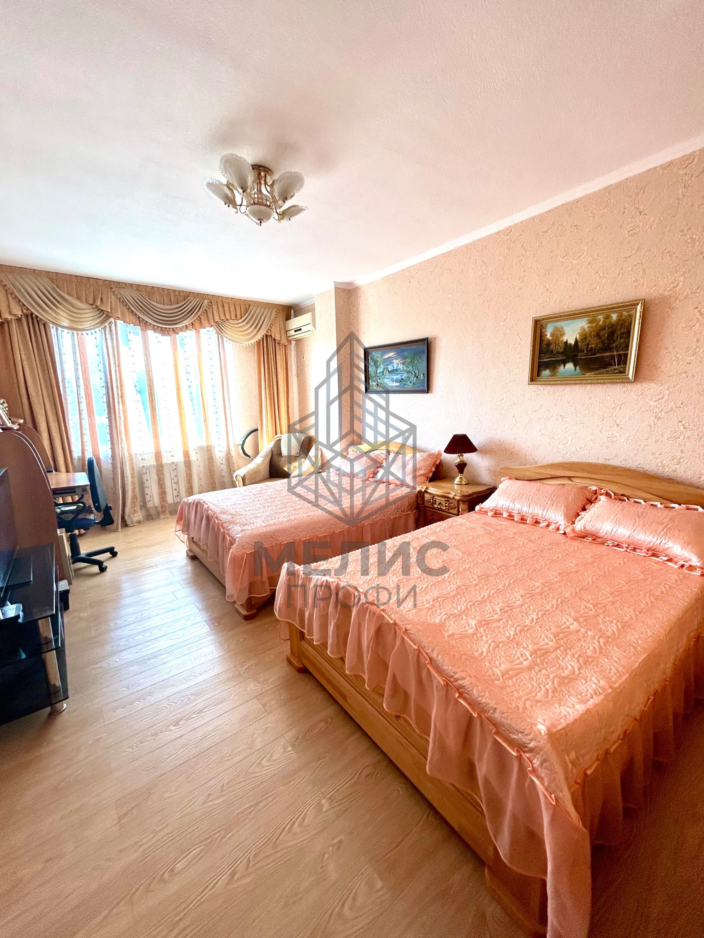 Фото 5 - Вторичное жильё 2-комнатная квартира 84м² EURO-ремонт, Центр Геленджика, Морская, у моря